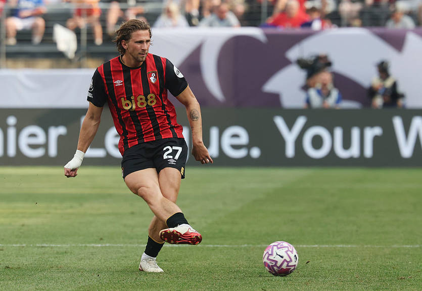 Відомий інсайдер розповів про розбіжності між ПСЖ та Борнмутом стосовно трансферу Забарного