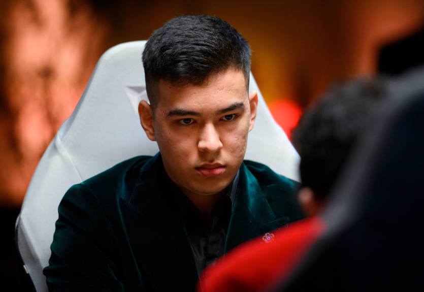 Шахматист NaVi пробился в плей-офф EWC-2025