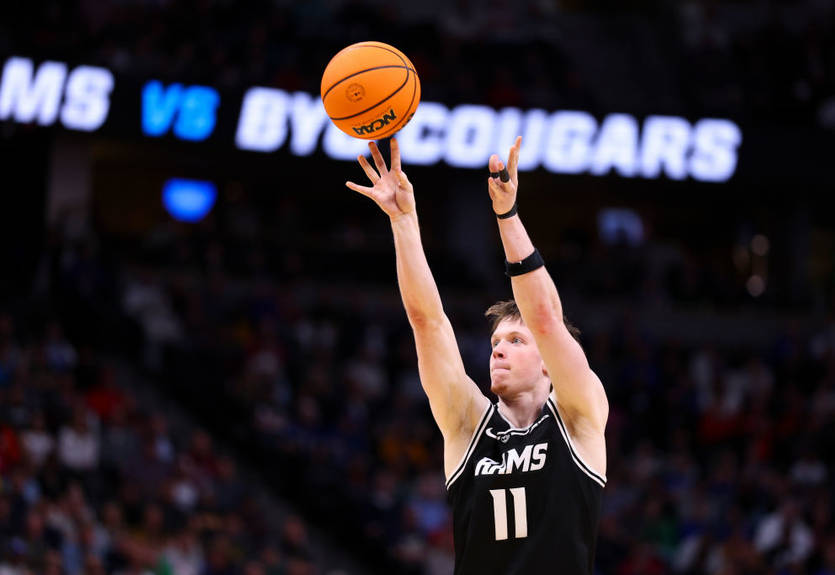 Українець Шульга підписав з Бостоном двосторонній контракт