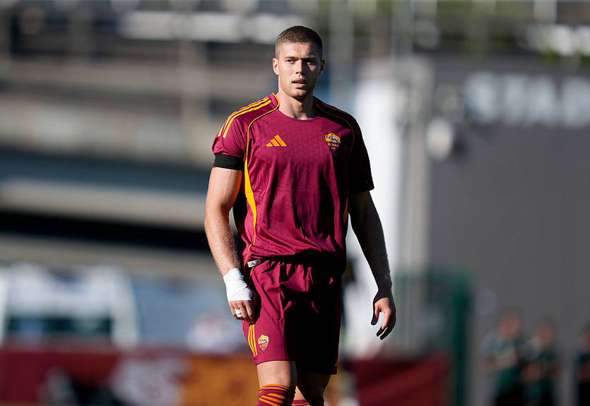 Названы клубы, которые интересуются Довбиком