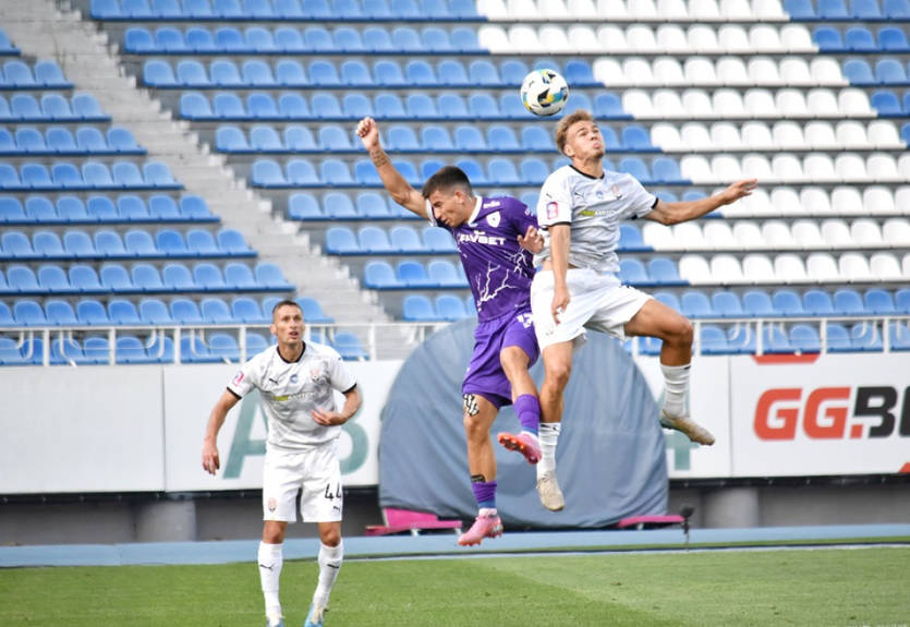 Заря и ЛНЗ выдали первую в новом сезоне нулевую ничью