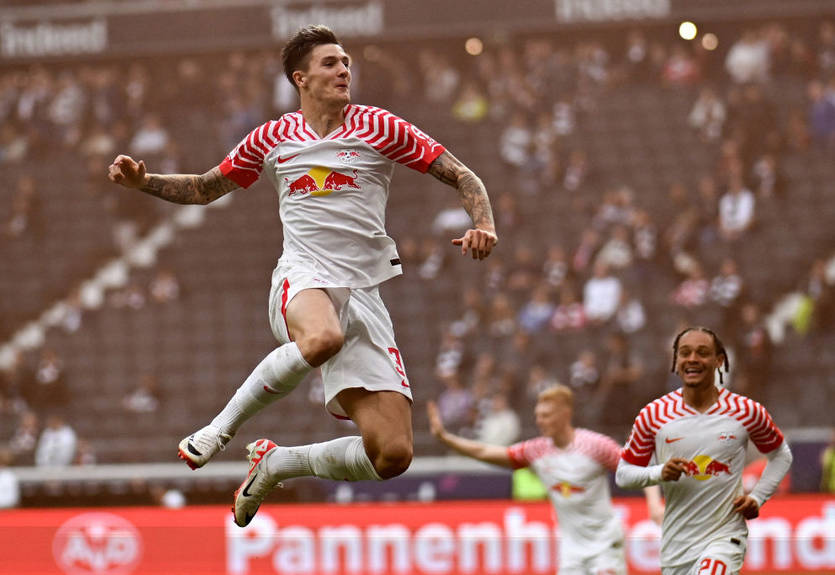 Шешко согласовал контракты с обоими претендентами