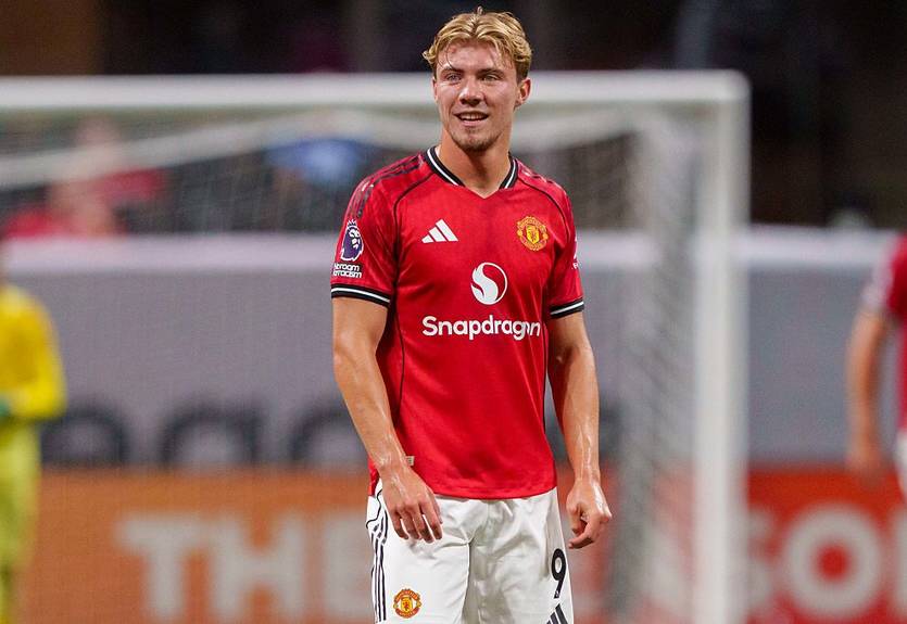 Милан намерен арендовать форварда Манчестер Юнайтед