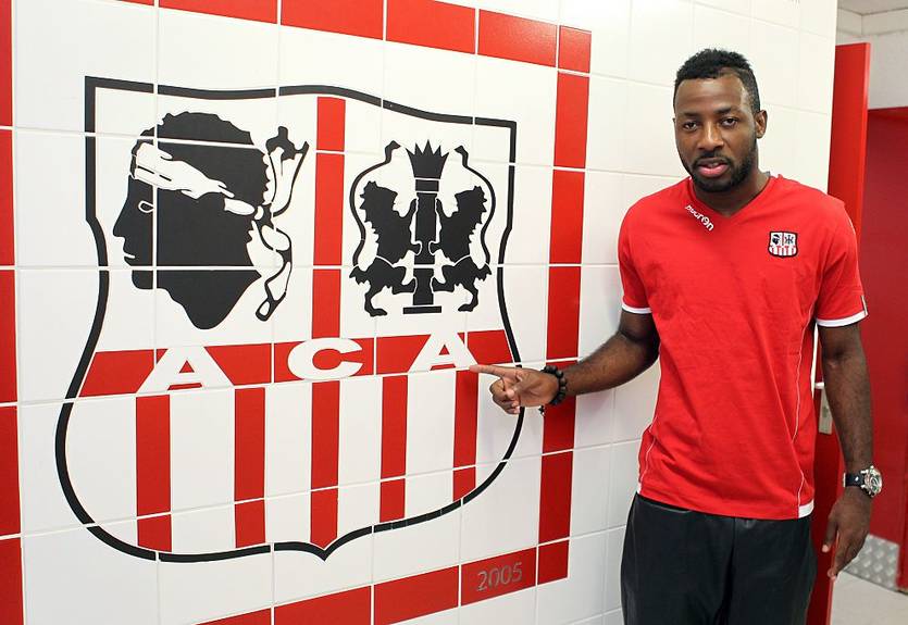 Еще один французский клуб рискует потерять профессиональный статус