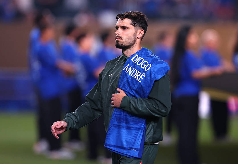 Игроки Челси передадут призовые в память о Диогу Жоте