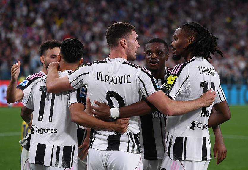 Ювентус одолел Парму в стартовом туре Серии A