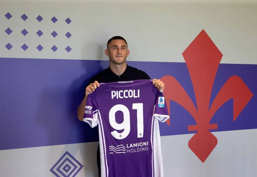 Фиорентина оформила трансфер бомбардира Кальяри