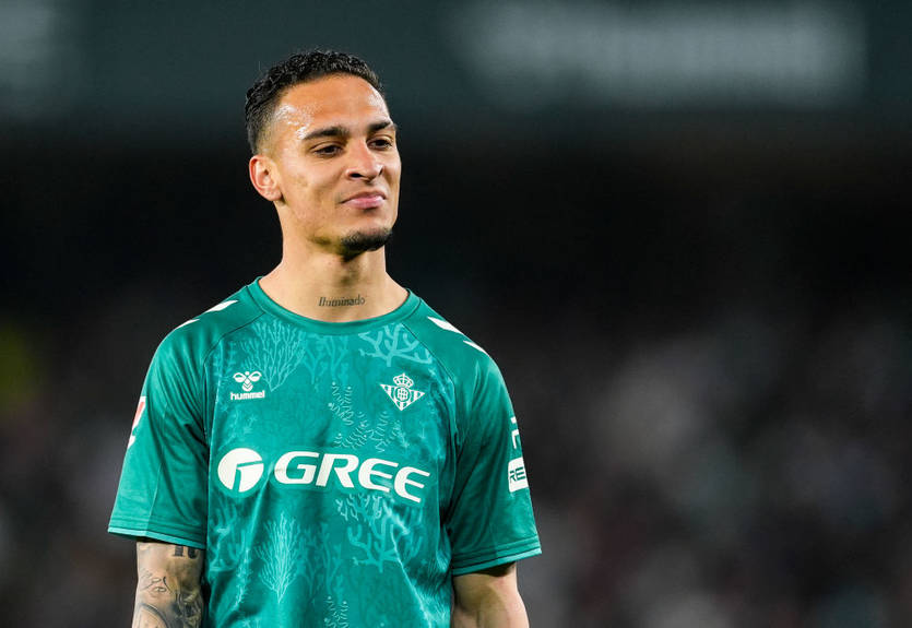 Три топ-клуба следят за ситуацией с Антони