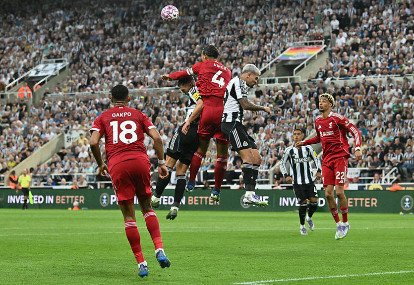 Ливерпуль в большинстве переиграл Ньюкасл