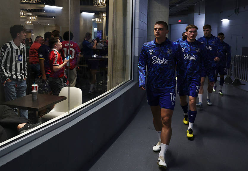 Миколенко вернулся в общую группу Эвертона