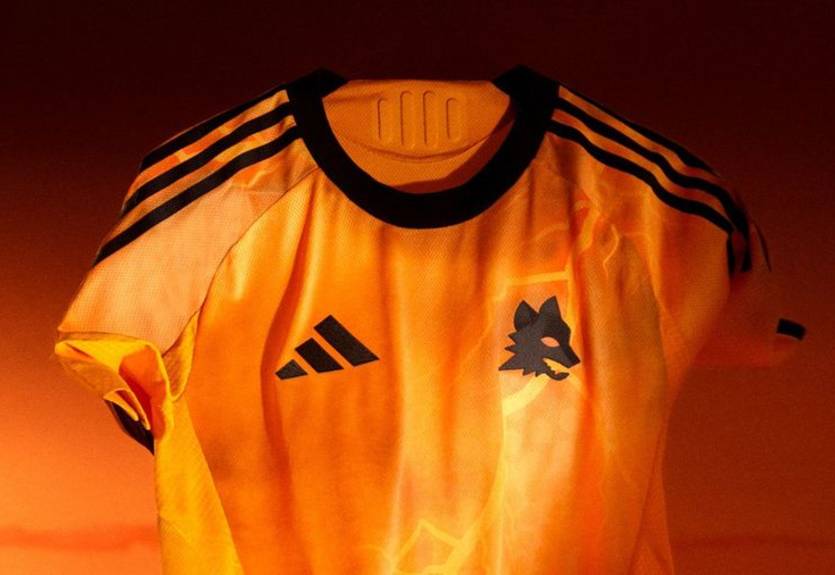 "Уособлює міць Стародавнього Риму": Рома представила виїзний комплект