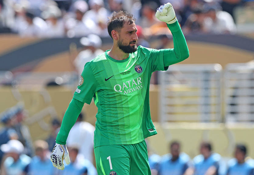 Манчестер Сити объявил о переходе Доннаруммы