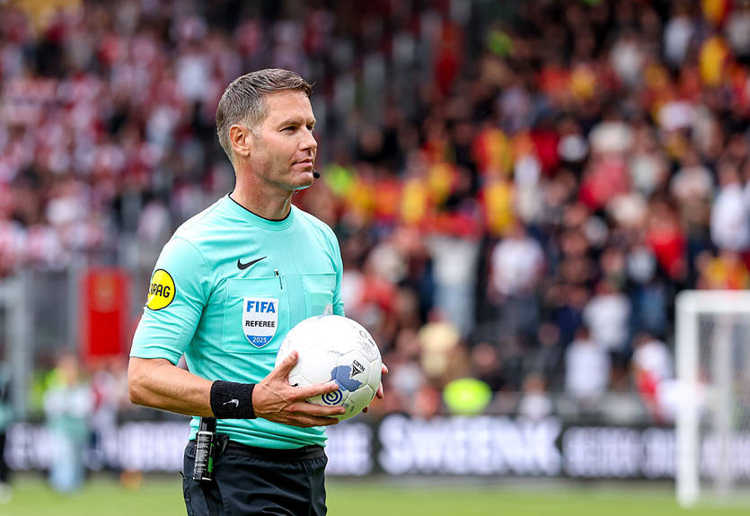 Матч Украина - Франция обслужит нидерландская бригада арбитров