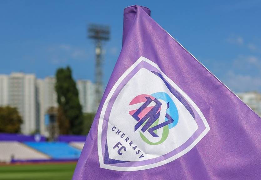 ЛНЗ отпустил двух ведущих исполнителей