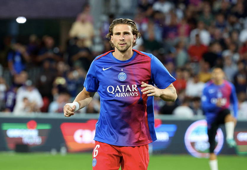 Забарний назвав топ-3 претендентів на Золотий м'яч