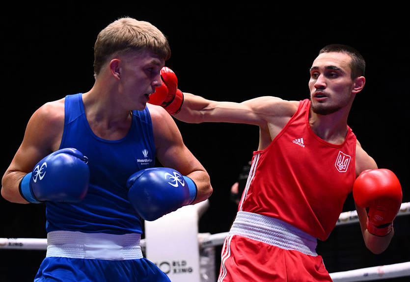 Чемпионат мира по боксу: две победы и три поражения украинцев в первый день