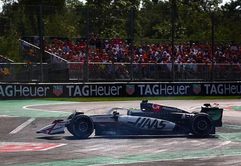 Сразу три пилота получили штрафные баллы после Гран-при Италии