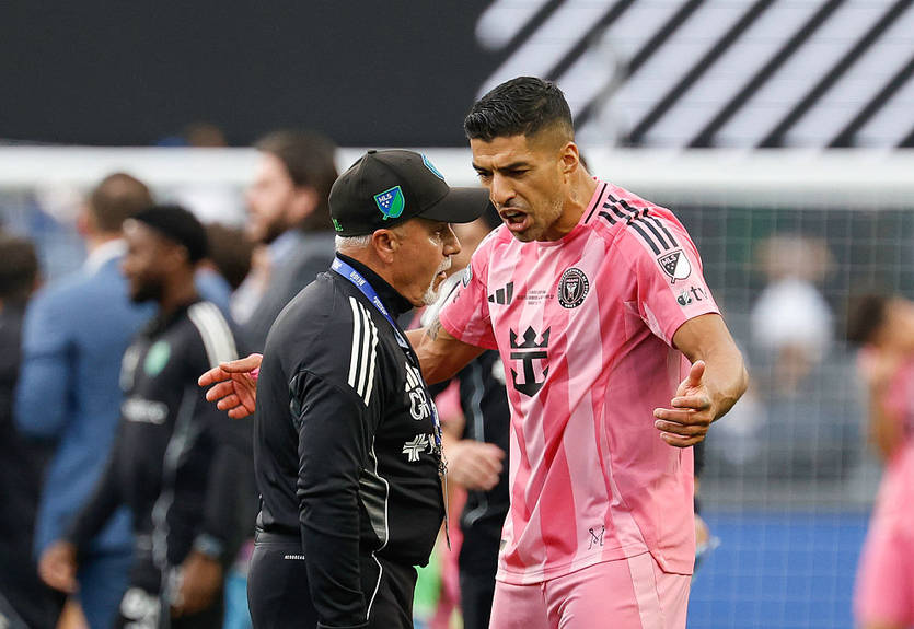 Суарес получил вторую дисквалификацию после позора в Кубке лиг