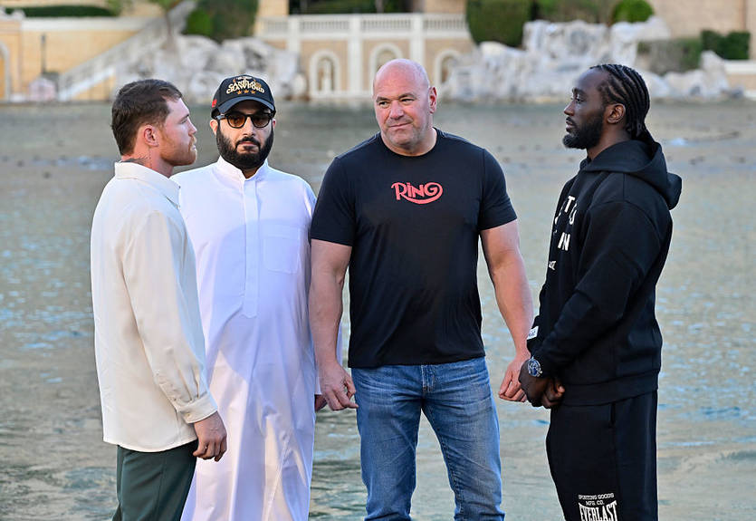 Альварес и Кроуфорд провели первую дуэль взглядов во время недели боя