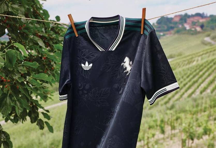 Ювентус кинематографично презентовал третью форму Ювентус кинематографично презентовал третью форму