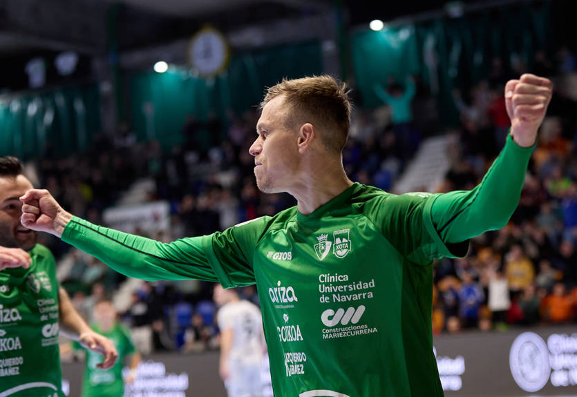 Игрок сборной Украины забил Барселоне