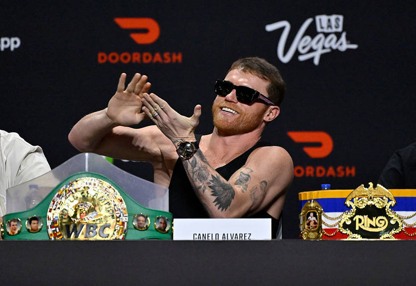 "Мышцы ничего не значат": Альварес отреагировал на впечатляющую форму Кроуфорда "Мышцы ничего не значат": Альварес отреагировал на впечатляющую форму Кроуфорда