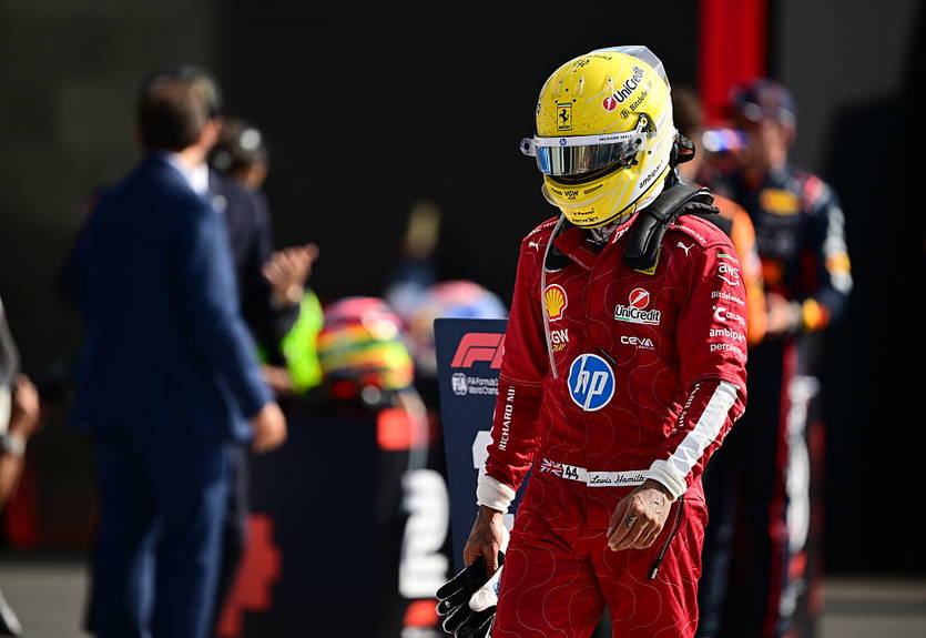 Хэмилтон пожаловался на боль в ягодицах после Гран-при Италии Хэмилтон пожаловался на боль в ягодицах после Гран-при Италии