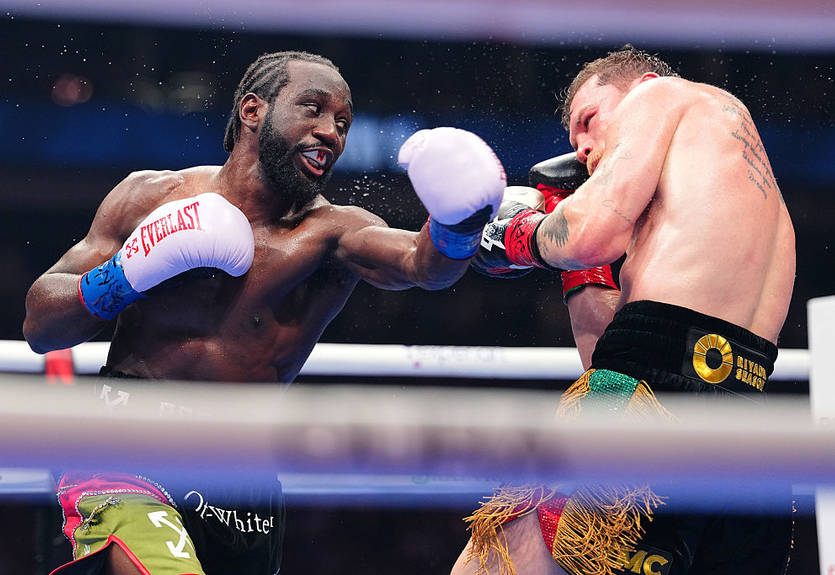 Исторический абсолют: как Кроуфорд разобрался с Альваресом - видео лучших моментов боя