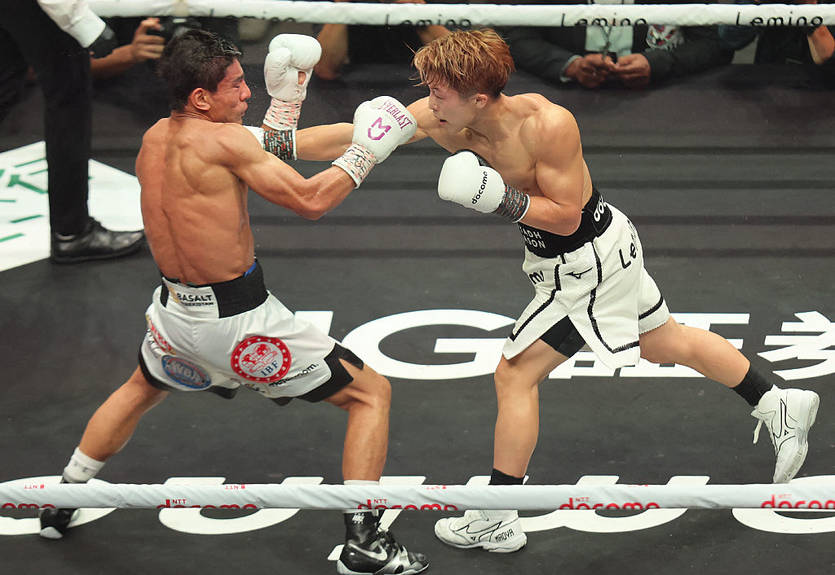 Іноуе впевнено розібрався з Ахмадалієвим, захистивши звання абсолютного чемпіона