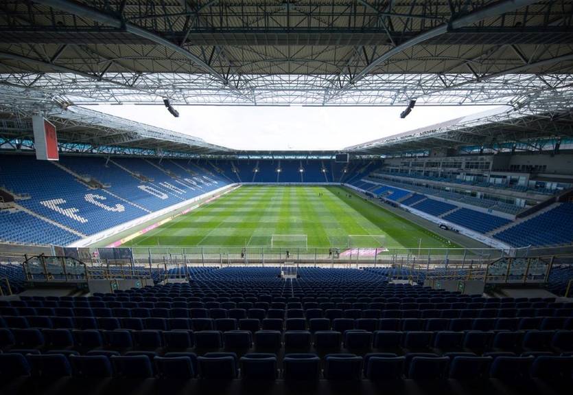 Дніпро-Арена виставлена на аукціон