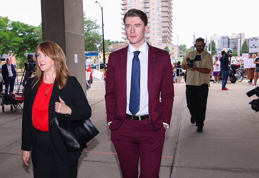 Экс-вратарь клуба НХЛ, подозреваемый в сексуальном насилии, отказался подписать новый контракт