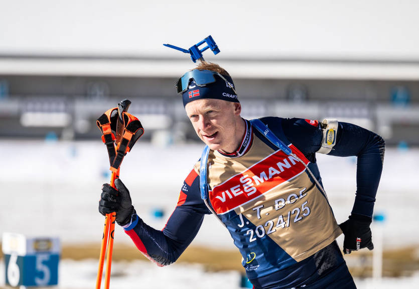 Легендарний біатлоніст зламав руку під час гри у футбол