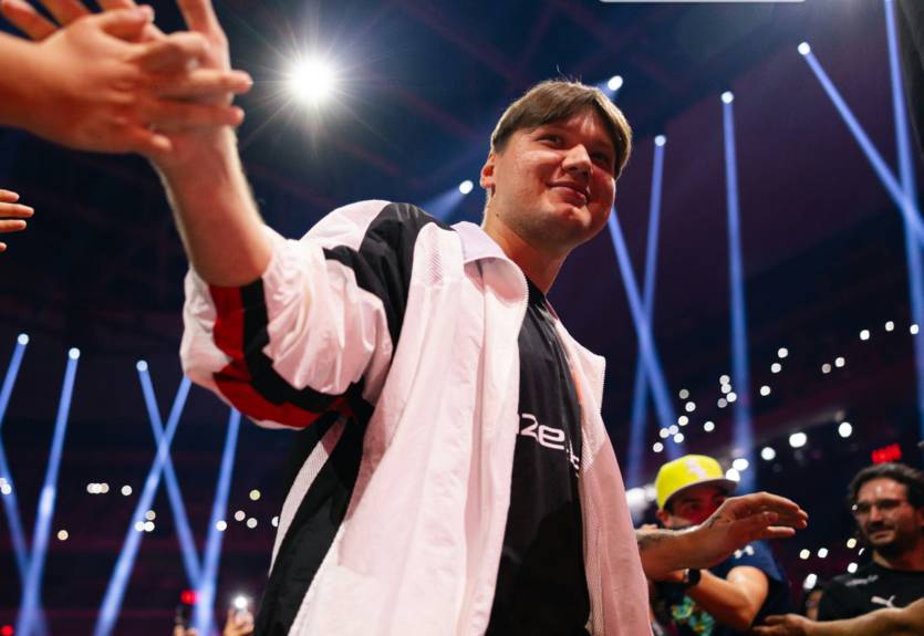 S1mple выиграл первый турнир в новой команде, они заработали в десять раз меньше, чем зарплата украинца