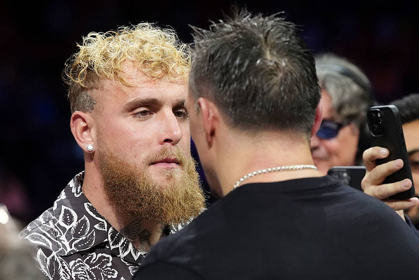 Джейк Пол та Олександр Усик / Getty Images