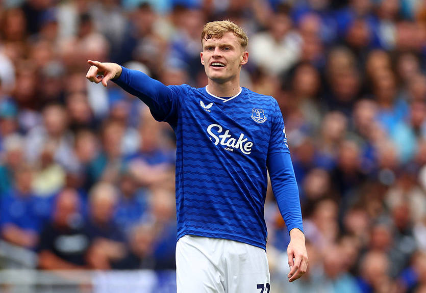 Манчестер Юнайтед готовит внушительную сумму для покупки одноклубника Миколенко