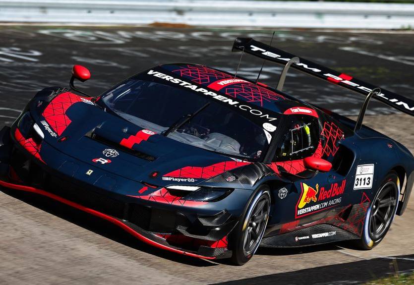Ферстаппен выиграл гонку класса GT3