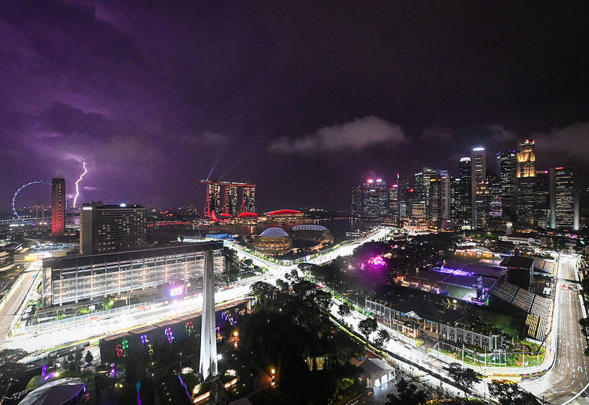 ФИА разрешила быстрее ехать на пит-лейн