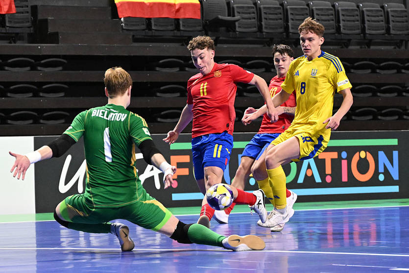 Украина проиграла Испании / Getty Images