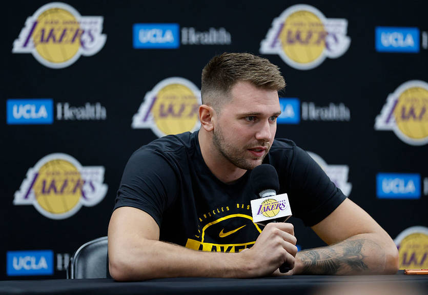 В первых двух матчах Лейкерс сыграет без лидера команды