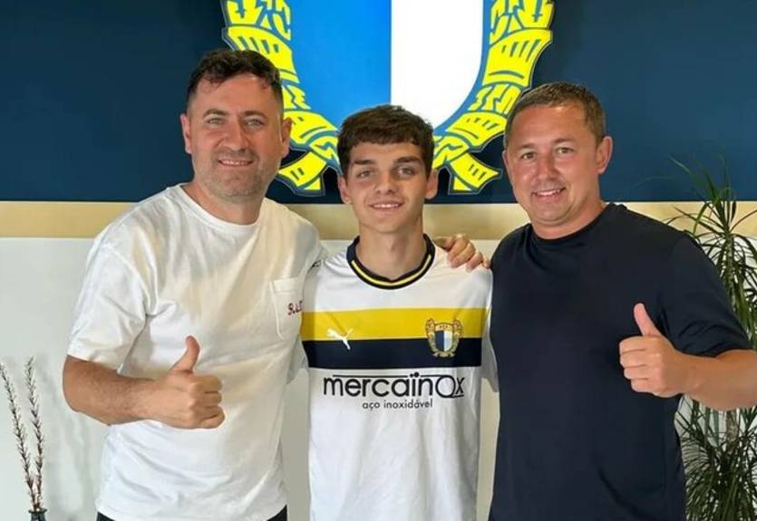 Официально. Воспитанник ЛНЗ подписал контракт с португальским клубом