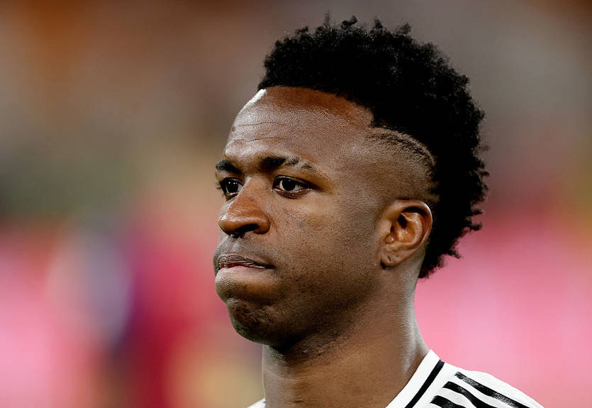 Вінісіус публічно вибачився за зраду: Я знайшов чудову партнерку, але розчарував її