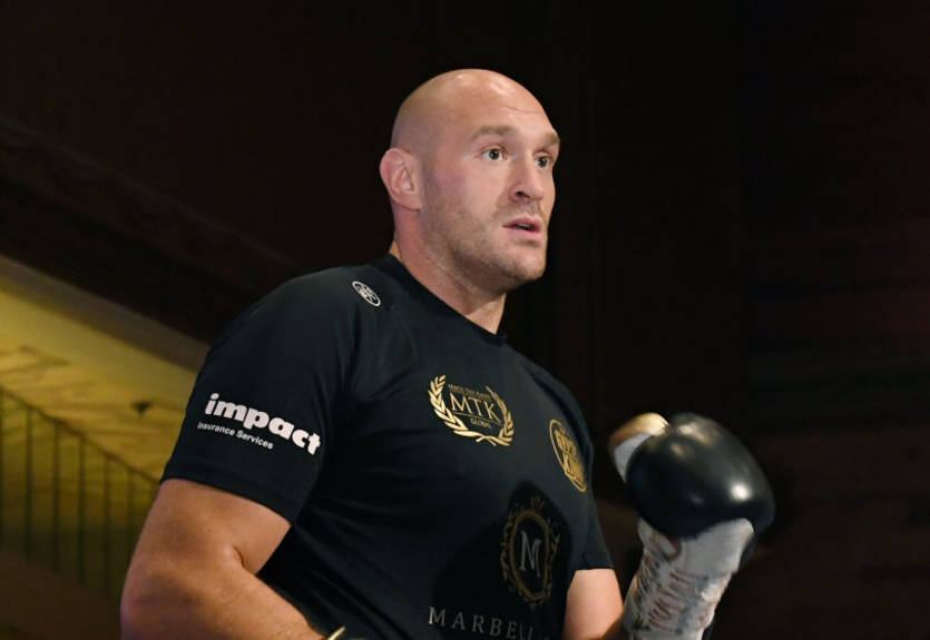 Я размажу твою голову: Фьюри вступил в перепалку с фанатом