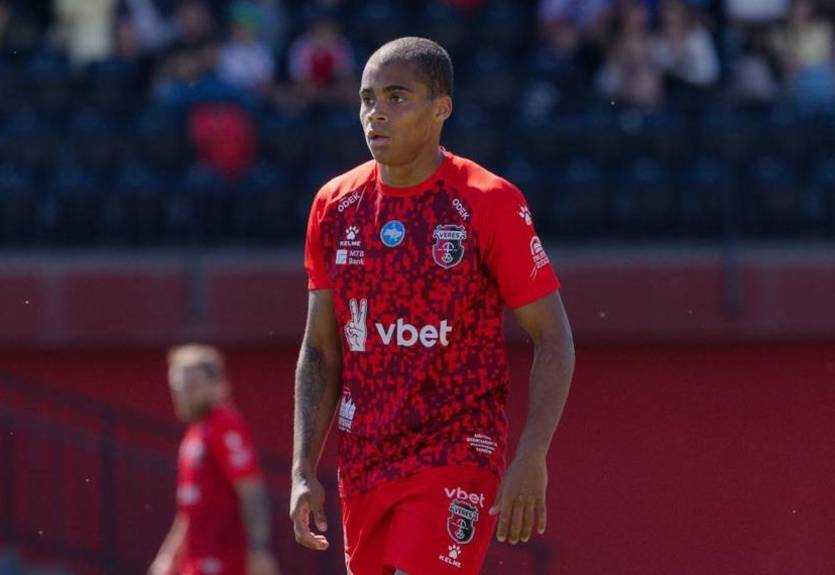 Нападающий Вереса выбыл на длительный срок из-за травмы хребта