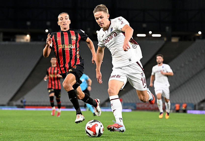 Андерлехт нацелился на Сикана и будет бороться Шахтером