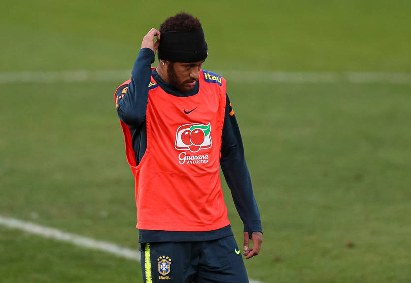 Неймар рассказал интимные подробности ночи с девушкой, обвиняемой его в изнасиловании