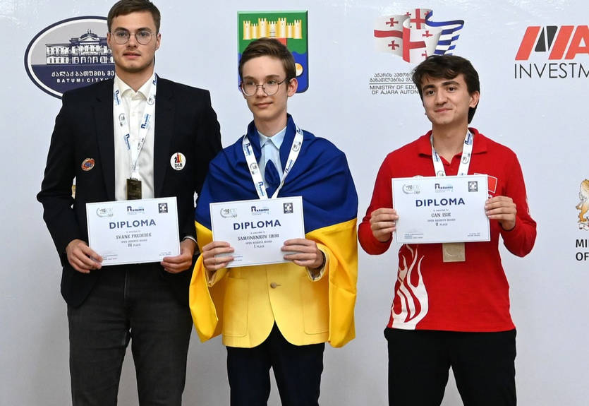 Шахматы: украинцы стали чемпионами Европы, украинки завоевали "серебро"