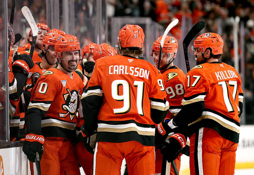 Аутсайдер НХЛ обновил рекорд посещаемости