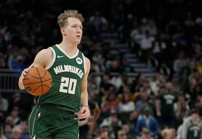 Мілвокі пролонгував провідного оборонця