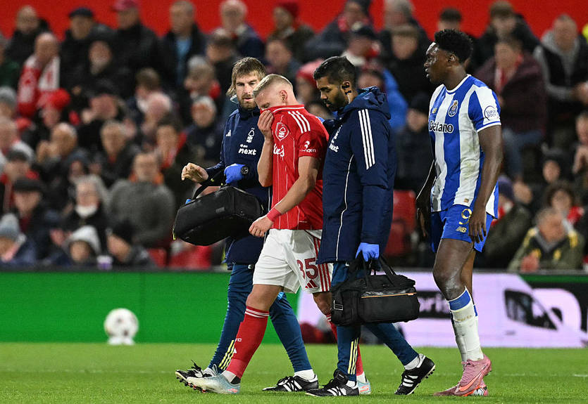 Зінченко травмувався в матчі з Порту