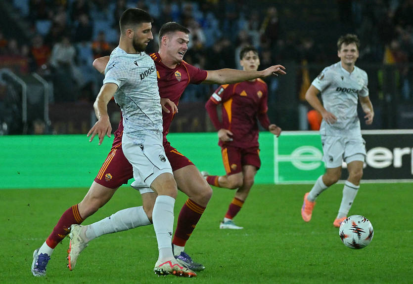 Рома с Довбиком неожиданно уступила Виктории